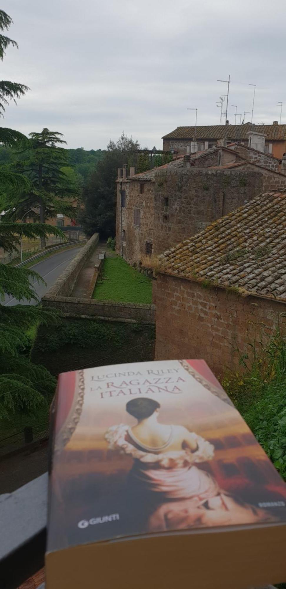 הוילה סוטרי La Casa Dei Libri מראה חיצוני תמונה